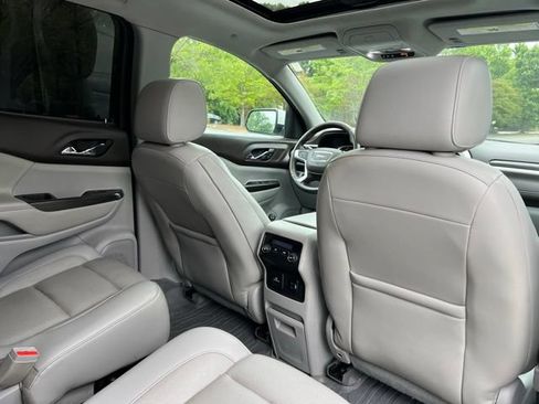 Used 2017 GMC Acadia SLT w/ LPO, Floor Liner Package AWD/4WD image 17