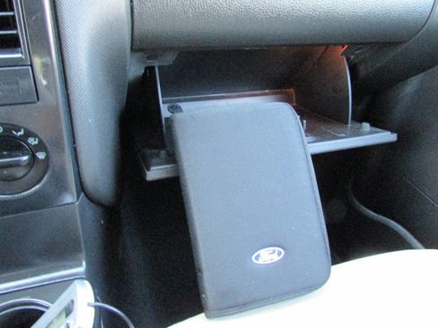 Used 2008 Ford Explorer XLT image 36