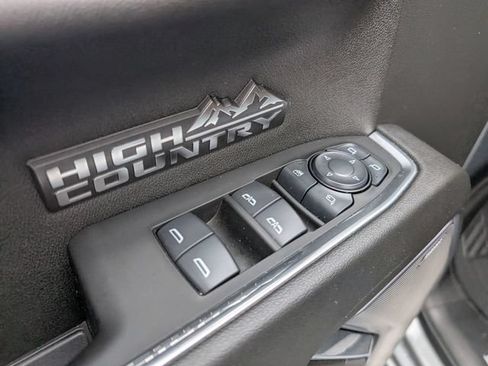 Used 2025 Chevrolet Silverado 1500 High Country w/ Technology Package AWD/4WD image 18