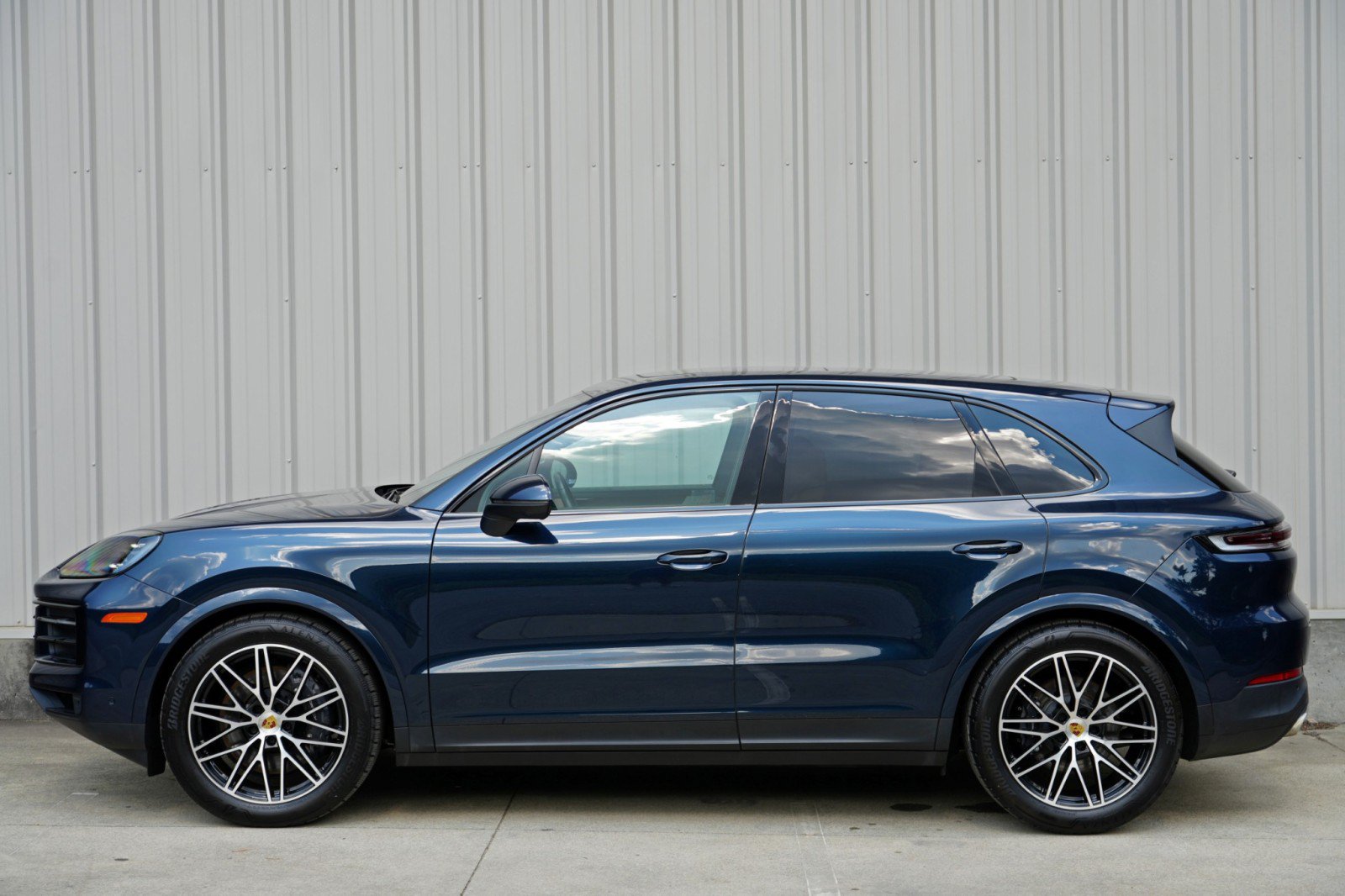 Used 2024 Porsche Cayenne AWD/4WD image 52