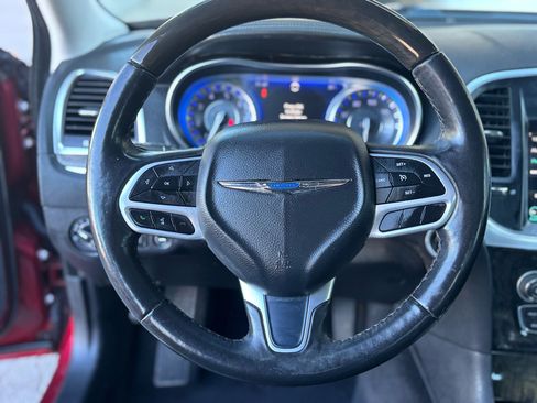 Used 2019 Chrysler 300 Limited image 18