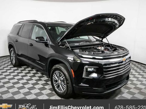 Certified 2025 Chevrolet Traverse LT FWD image 35