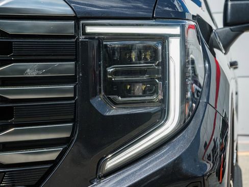 Used 2022 GMC Sierra 1500 AT4 w/ AT4 Premium Package AWD/4WD image 19