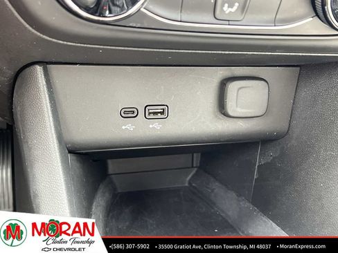 Certified 2024 Buick Encore GX Preferred FWD image 27