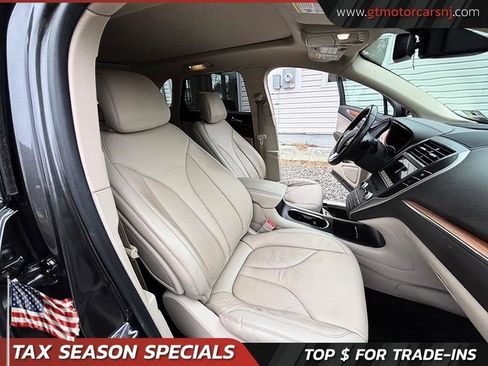 Used 2017 Lincoln MKC Select w/ Select Plus Package image 17