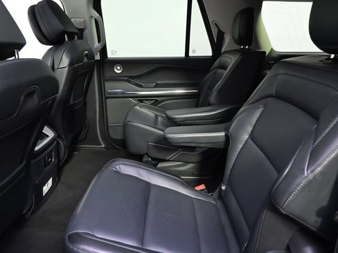 Certified 2025 Lincoln Navigator L Reserve AWD/4WD image 21