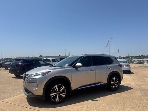 Used 2021 Nissan Rogue SL FWD image 9