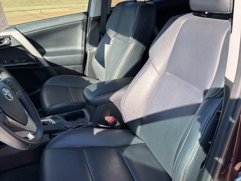 Used 2018 Toyota RAV4 Limited image 18
