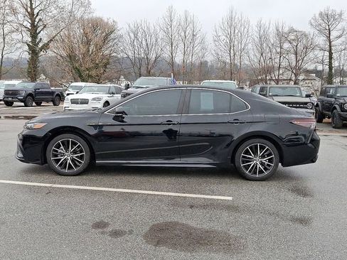 Used 2022 Toyota Camry SE image 7