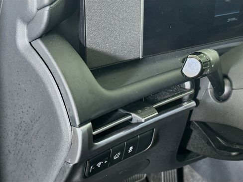 Used 2025 Hyundai Tucson SEL FWD image 17