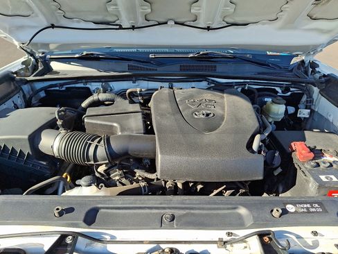 Used 2016 Toyota Tacoma Limited image 29