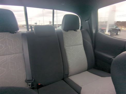 Used 2023 Toyota Tacoma TRD Off-Road image 15