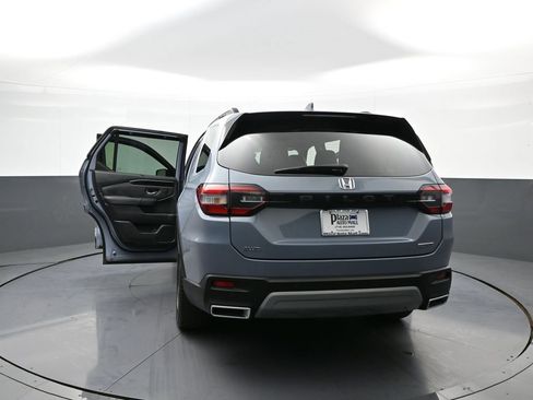 Certified 2024 Honda Pilot Touring image 95