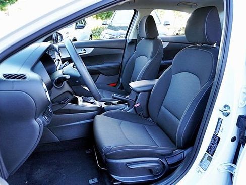 Used 2023 Kia Forte LX FWD image 13