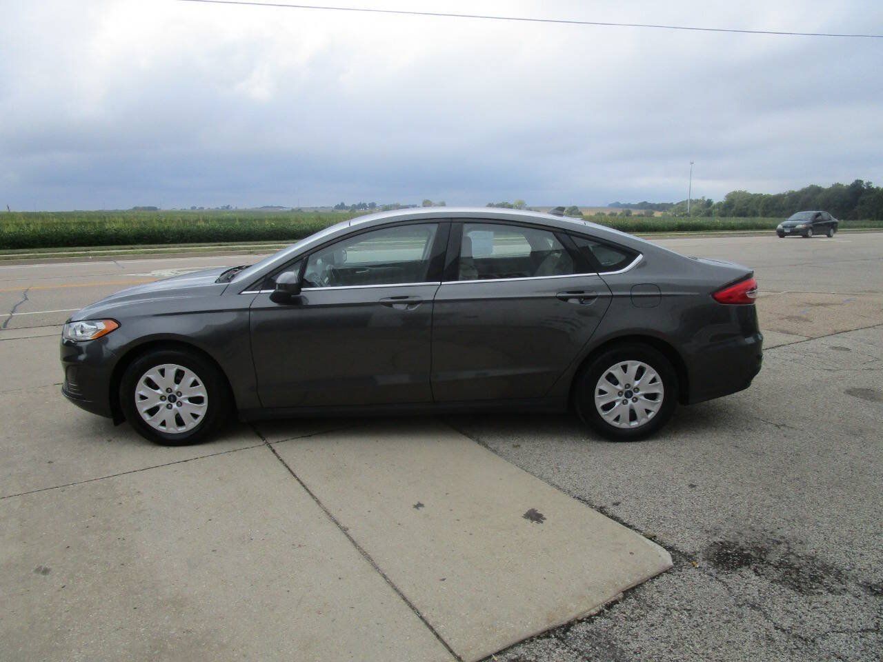 Used 2020 Ford Fusion S FWD image 2
