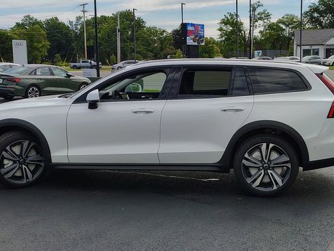 New 2026 Volvo V60 B5 Cross Country Plus w/ Protection Package Premier image 5