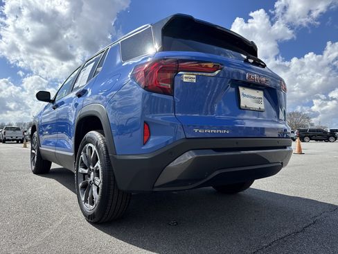 Used 2026 GMC Terrain Elevation w/ Elevation Premium Package image 8