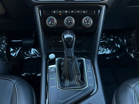 Used 2023 Volkswagen Taos SE image 19