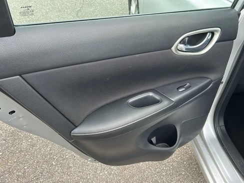 Used 2019 Nissan Sentra SV FWD image 11