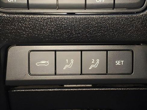 Used 2023 MAZDA MAZDA3 s image 21