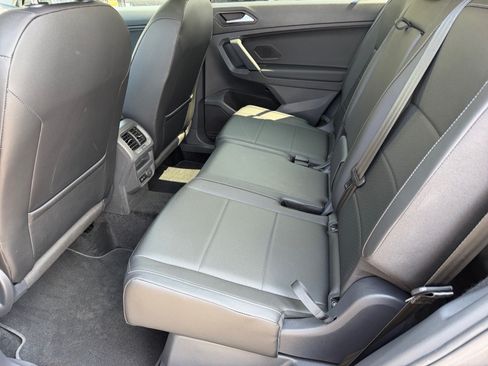 Used 2019 Volkswagen Tiguan SEL FWD image 14