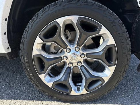 Used 2024 RAM 1500 Limited image 7