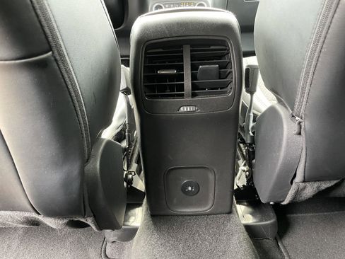 Used 2025 Ford Escape ST-Line AWD/4WD image 35
