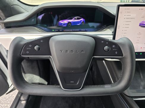 Used 2022 Tesla Model S Plaid image 18