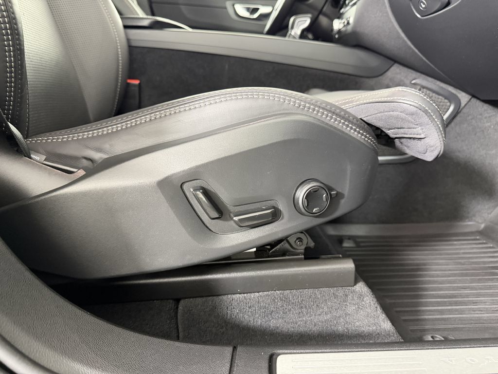 Used 2021 Volvo XC60 T5 Inscription w/ Protection Package Premier AWD/4WD image 32