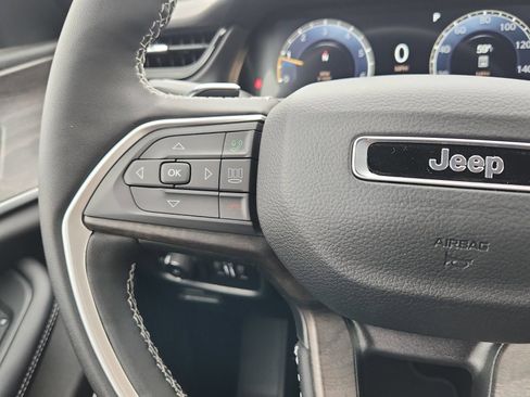 New 2026 Jeep Grand Cherokee L Limited w/ Limited Altitude Package AWD/4WD image 15