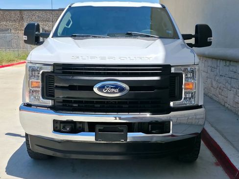 Used 2018 Ford F250 XL w/ Power Equipment Group AWD/4WD image 8