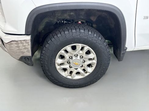 Used 2024 Chevrolet Silverado 3500 LT w/ Convenience Package image 35