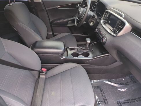Used 2019 Kia Sorento L FWD image 30