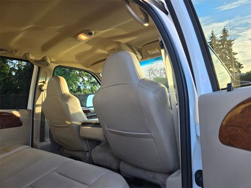 Used 2002 Ford F350 Lariat image 16