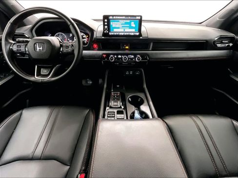 Used 2025 Honda Pilot TrailSport image 22