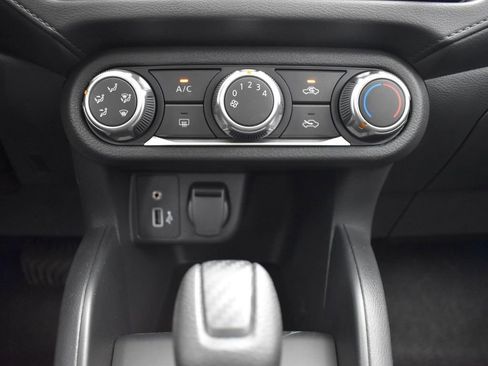 Used 2025 Nissan Versa S w/ Lighting Package image 11