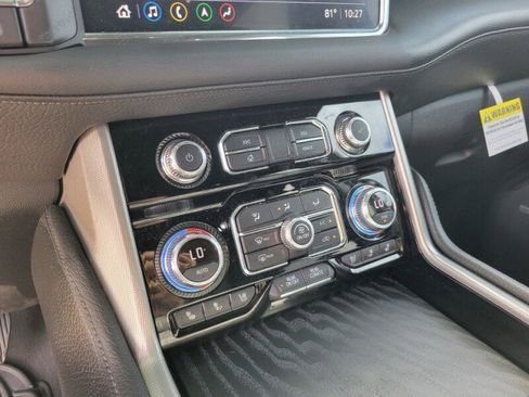 Used 2021 GMC Yukon Denali w/ Denali Premium Package image 21