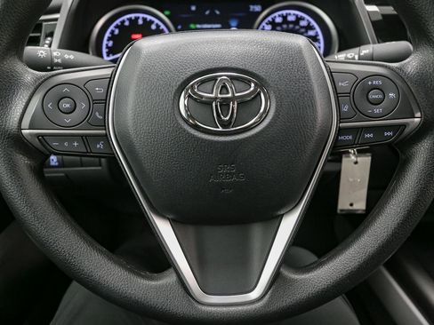 Used 2022 Toyota Camry LE image 33