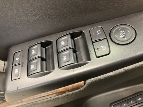 Used 2019 Chevrolet Tahoe LT image 14