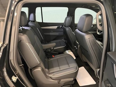 Certified 2025 Buick Enclave Preferred AWD/4WD image 11