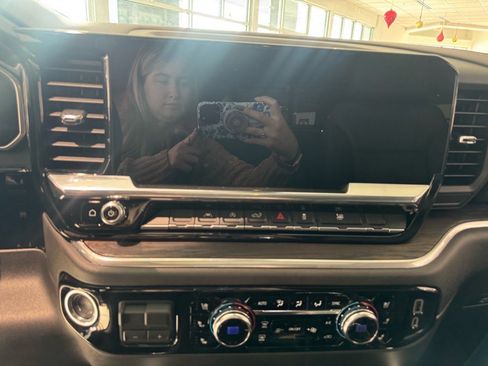 New 2026 GMC Sierra 1500 SLT w/ SLT Premium Package image 21