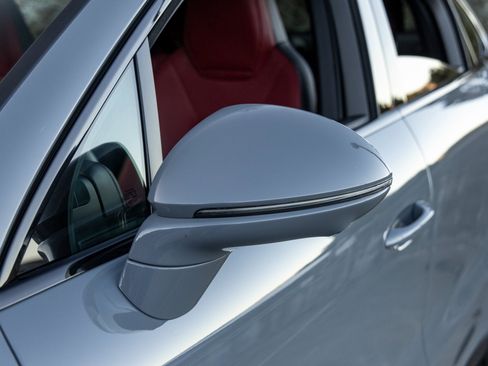 Certified 2025 Porsche Cayenne S image 17