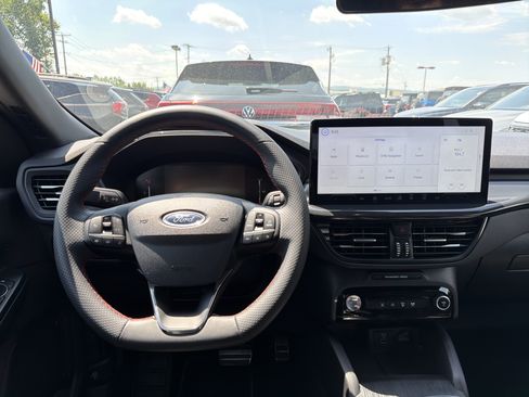 Used 2023 Ford Escape ST-Line w/ Tech Pack #1 FWD image 10