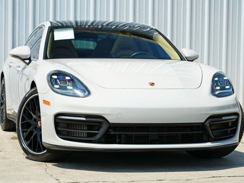 Used 2021 Porsche Panamera 4S w/ Premium Package image 4
