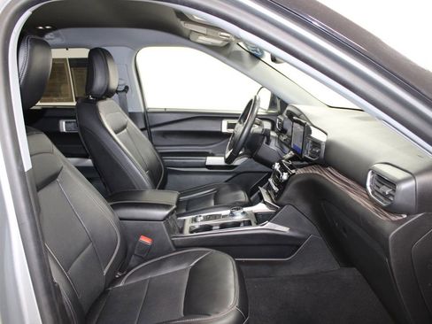 Used 2023 Ford Explorer Limited image 28