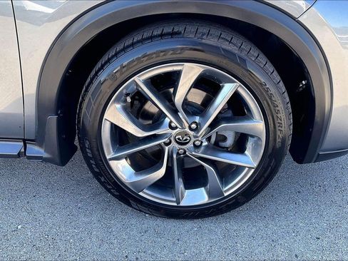 Used 2019 INFINITI QX50 Essential w/ Sensory Package AWD/4WD image 10