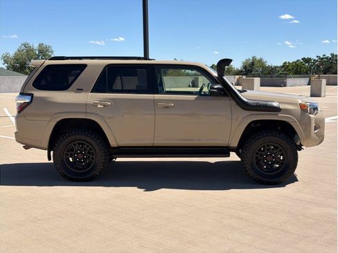 Used 2017 Toyota 4Runner SR5 Premium AWD/4WD image 9