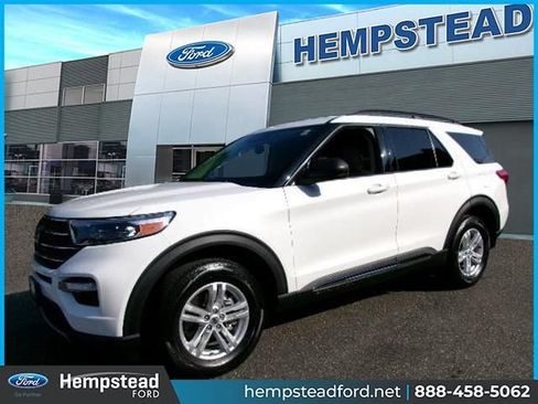 Certified 2023 Ford Explorer XLT w/ Equipment Group 202A AWD/4WD image 1