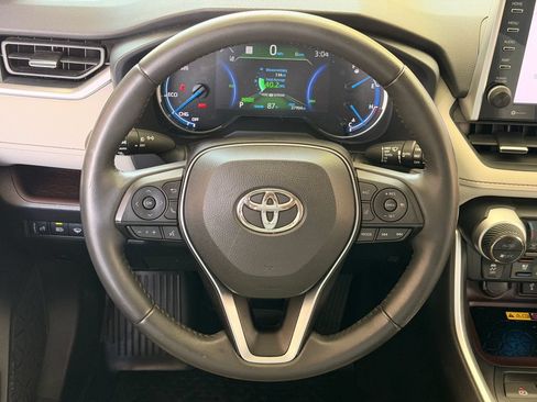 Used 2022 Toyota RAV4 Limited AWD/4WD image 4