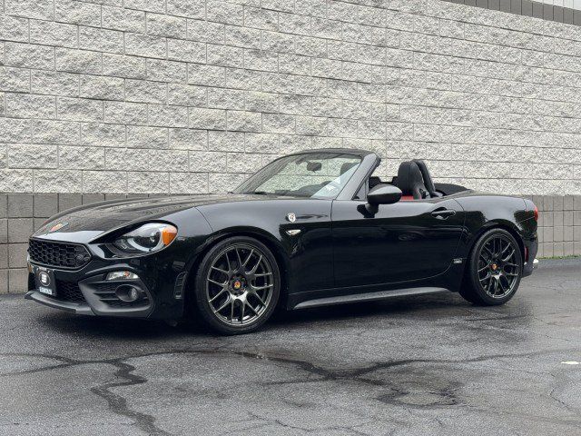 Used 2019 FIAT 124 Spider Abarth w/ Visibility Group RWD image 11